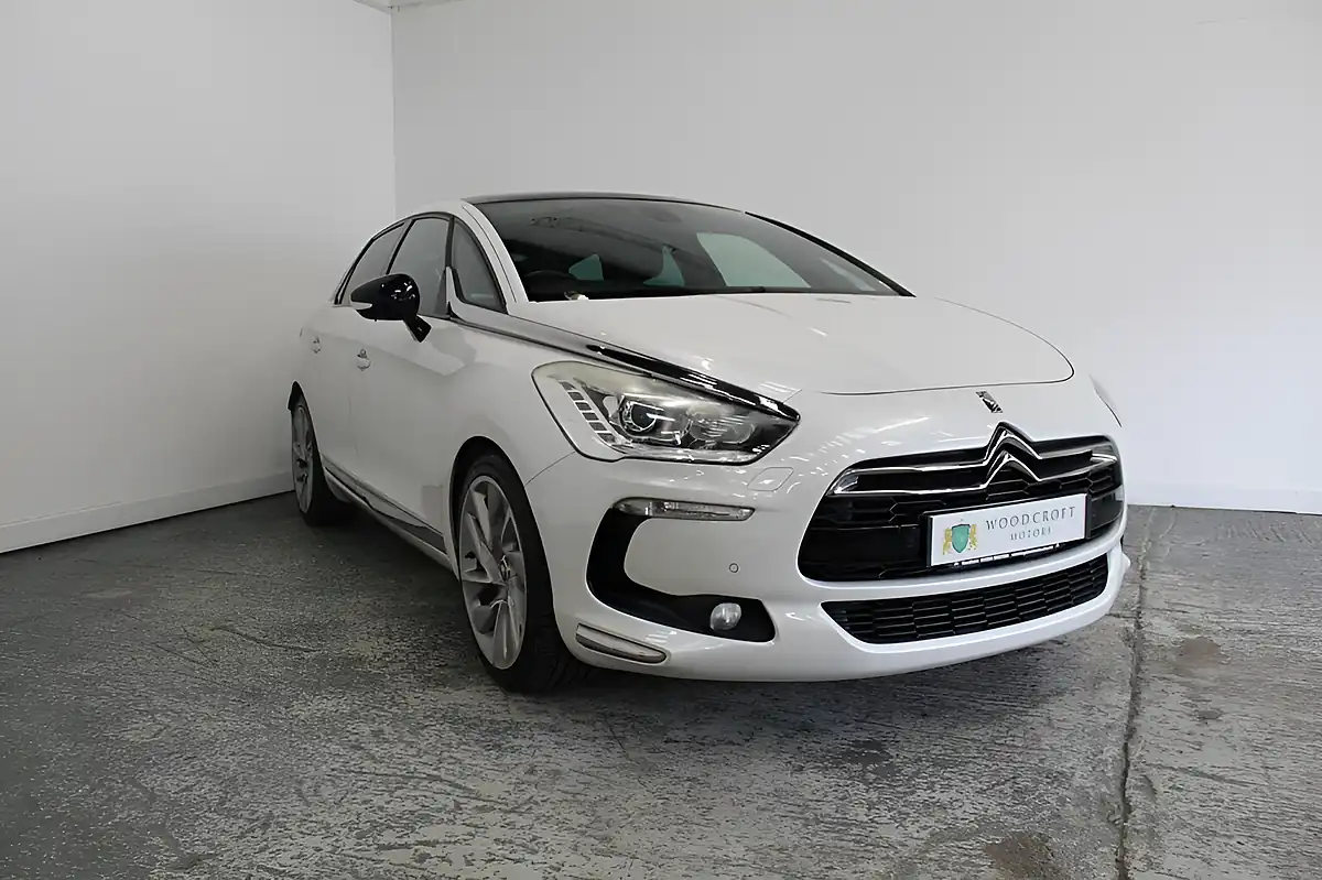 Used 2013 Citroen DS5 Dsport White - Front View