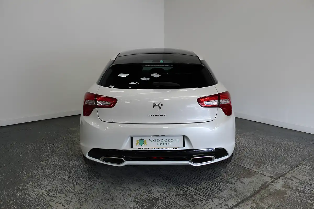 Used 2013 Citroen DS5 Dsport White - Interior and Exterior details 10