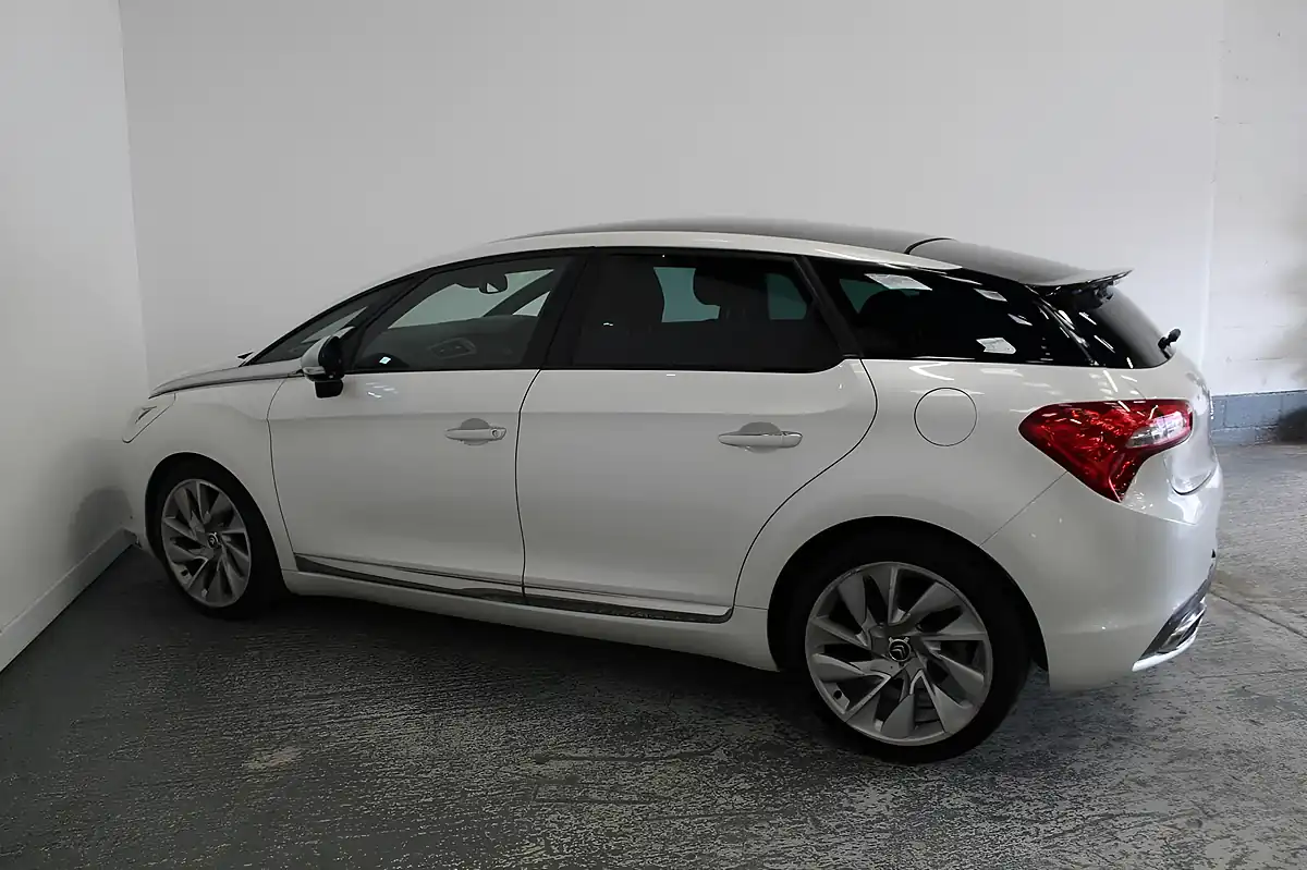 Used 2013 Citroen DS5 Dsport White - Interior and Exterior details 7