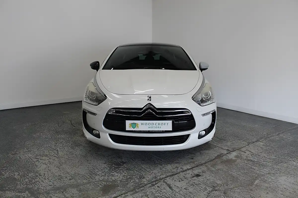 Used 2013 Citroen DS5 Dsport White - Interior and Exterior details 9