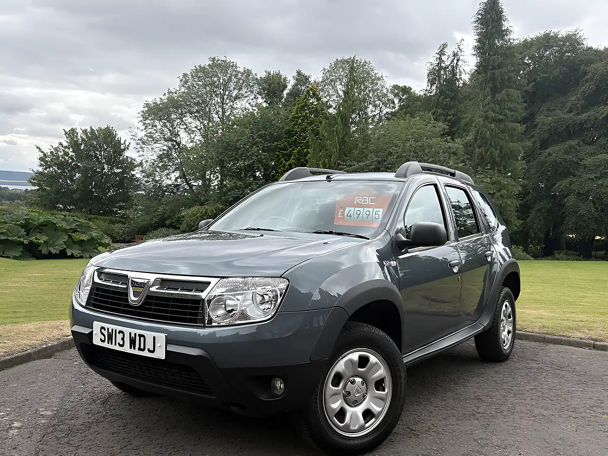 Used 2013 Dacia Duster Ambiance Grey - Front View