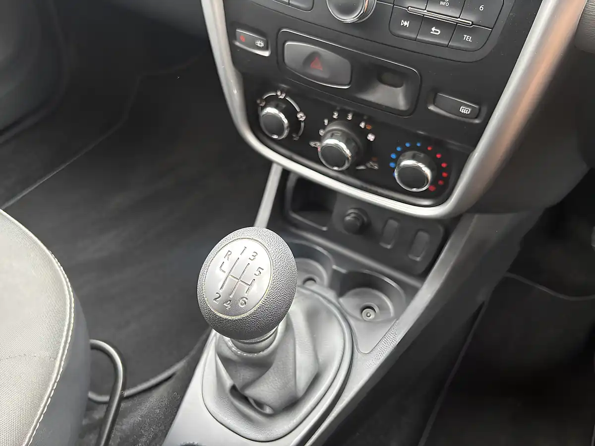 Used 2013 Dacia Duster Ambiance Grey - Interior and Exterior details 12