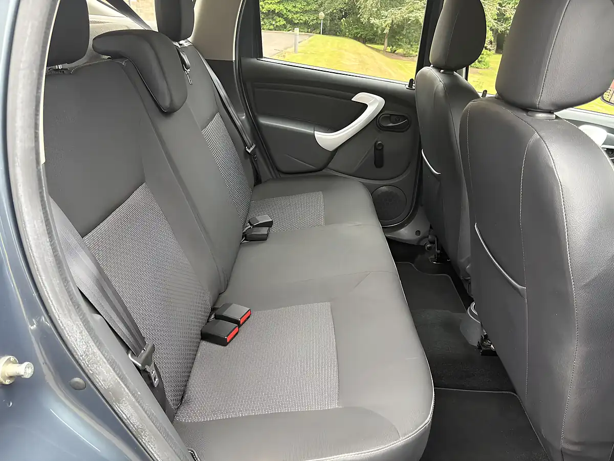 Used 2013 Dacia Duster Ambiance Grey - Interior and Exterior details 15
