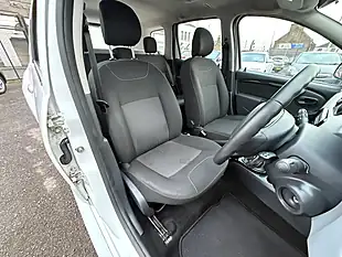 Used 2013 Dacia Duster Laureate White - Interior and Exterior details 10