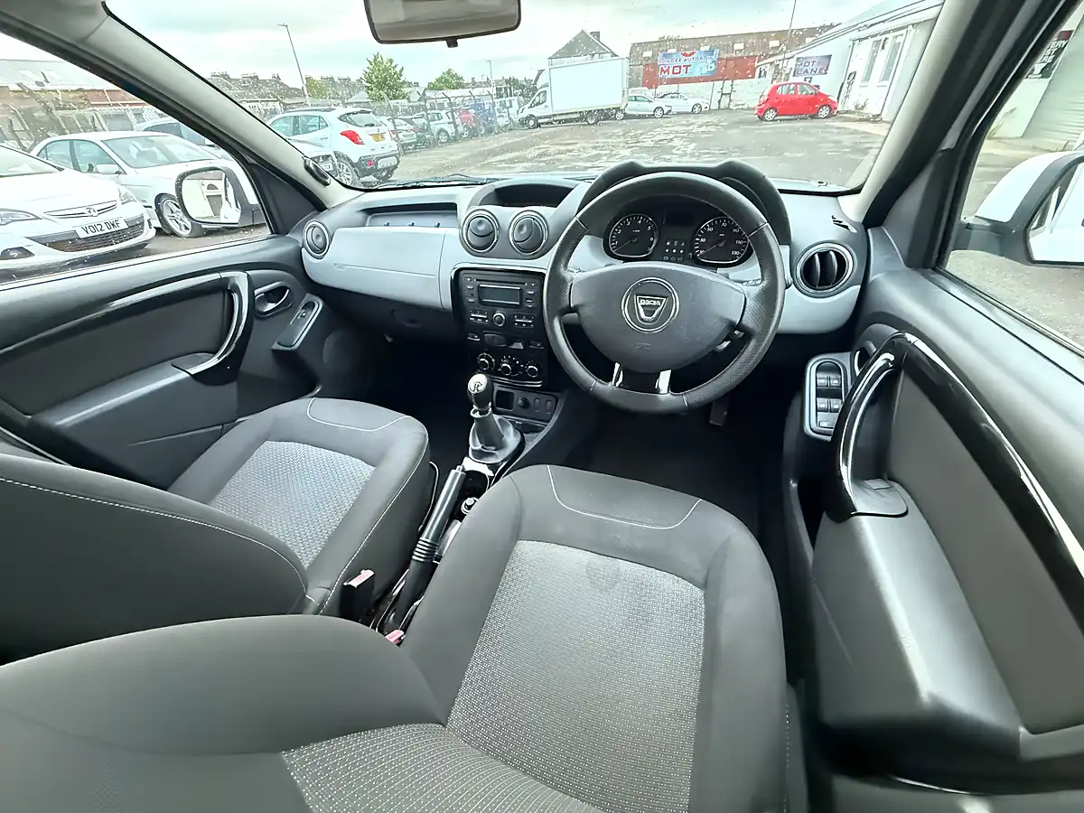 Used 2013 Dacia Duster Laureate White - Interior and Exterior details 11