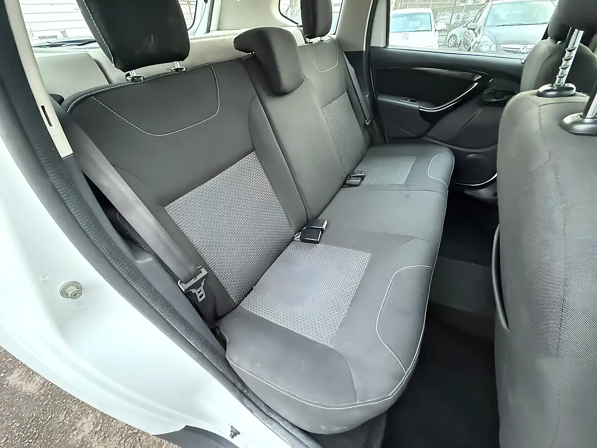 Used 2013 Dacia Duster Laureate White - Interior and Exterior details 12