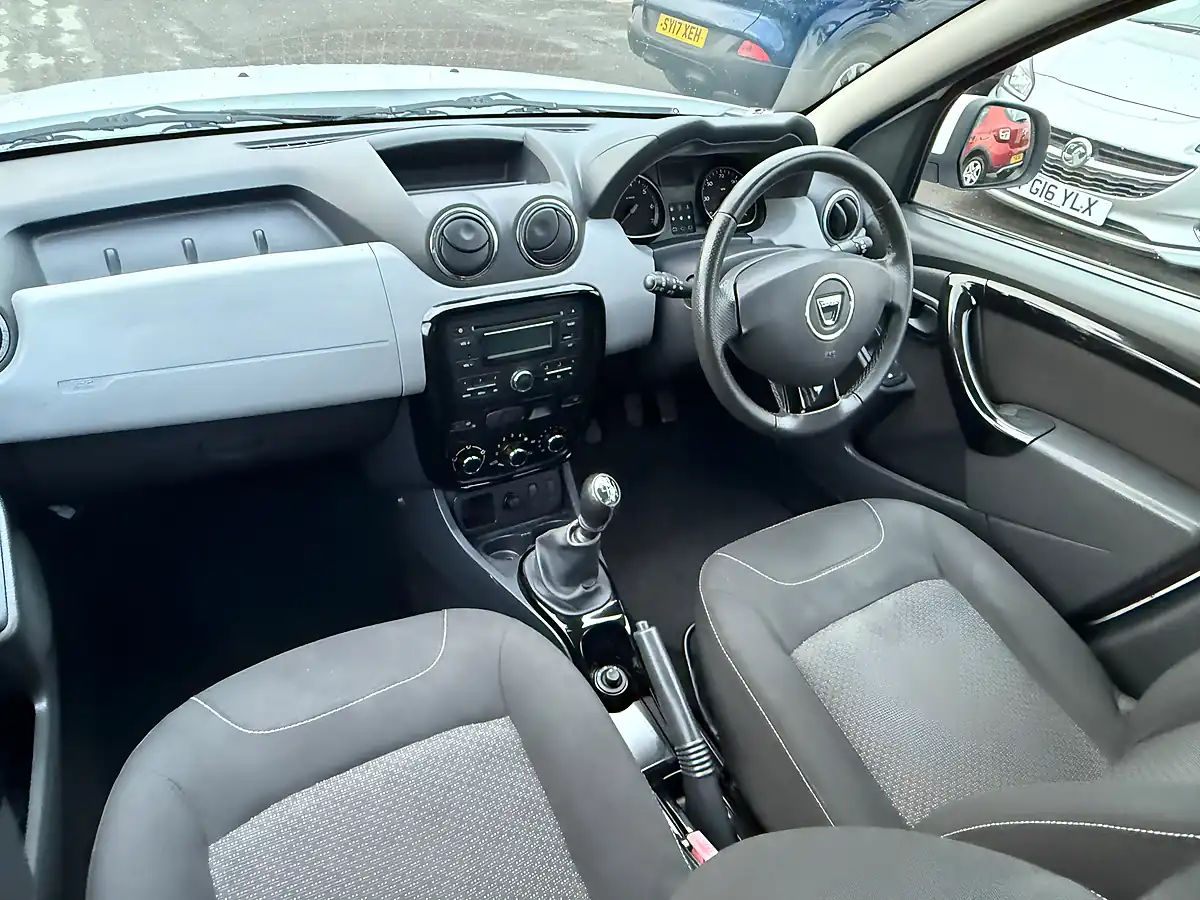 Used 2013 Dacia Duster Laureate White - Interior and Exterior details 15
