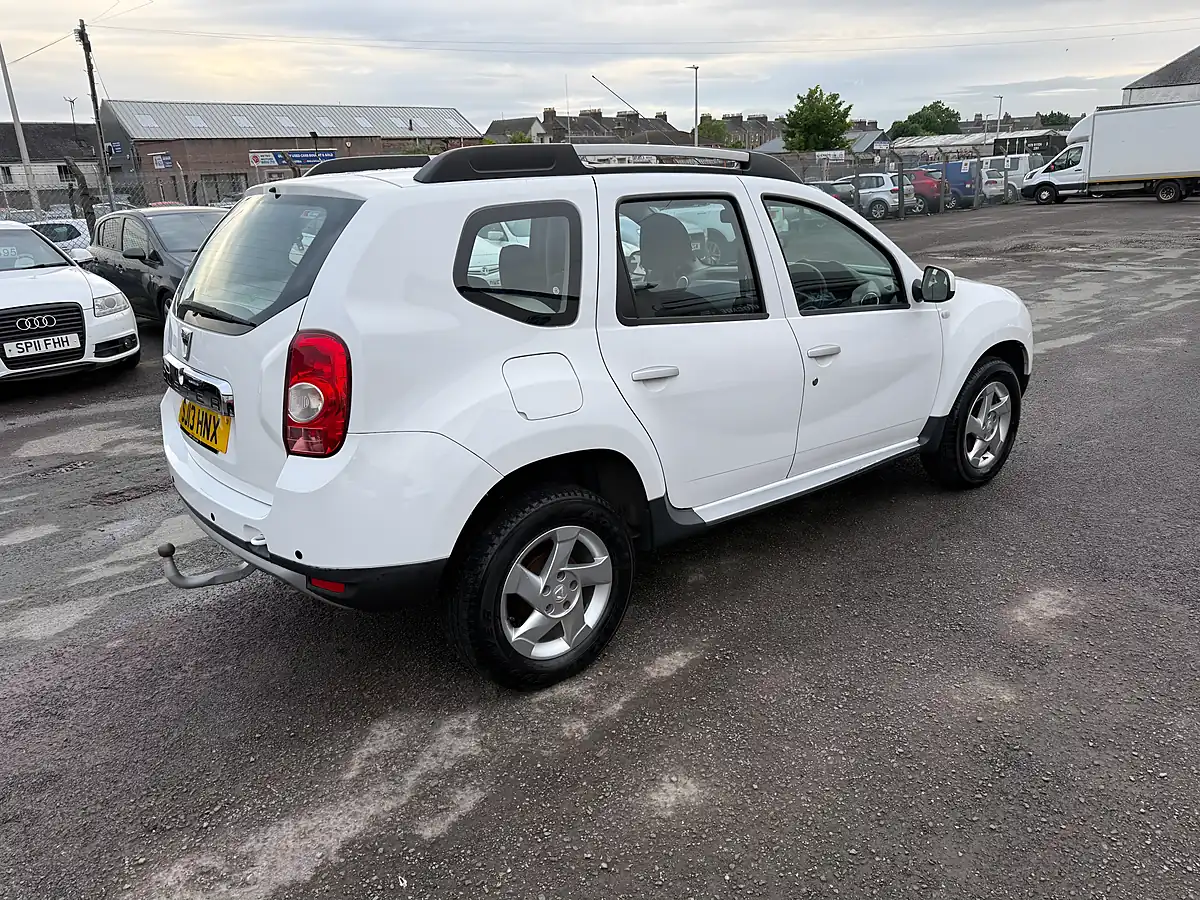 Used 2013 Dacia Duster Laureate White - Interior and Exterior details 5