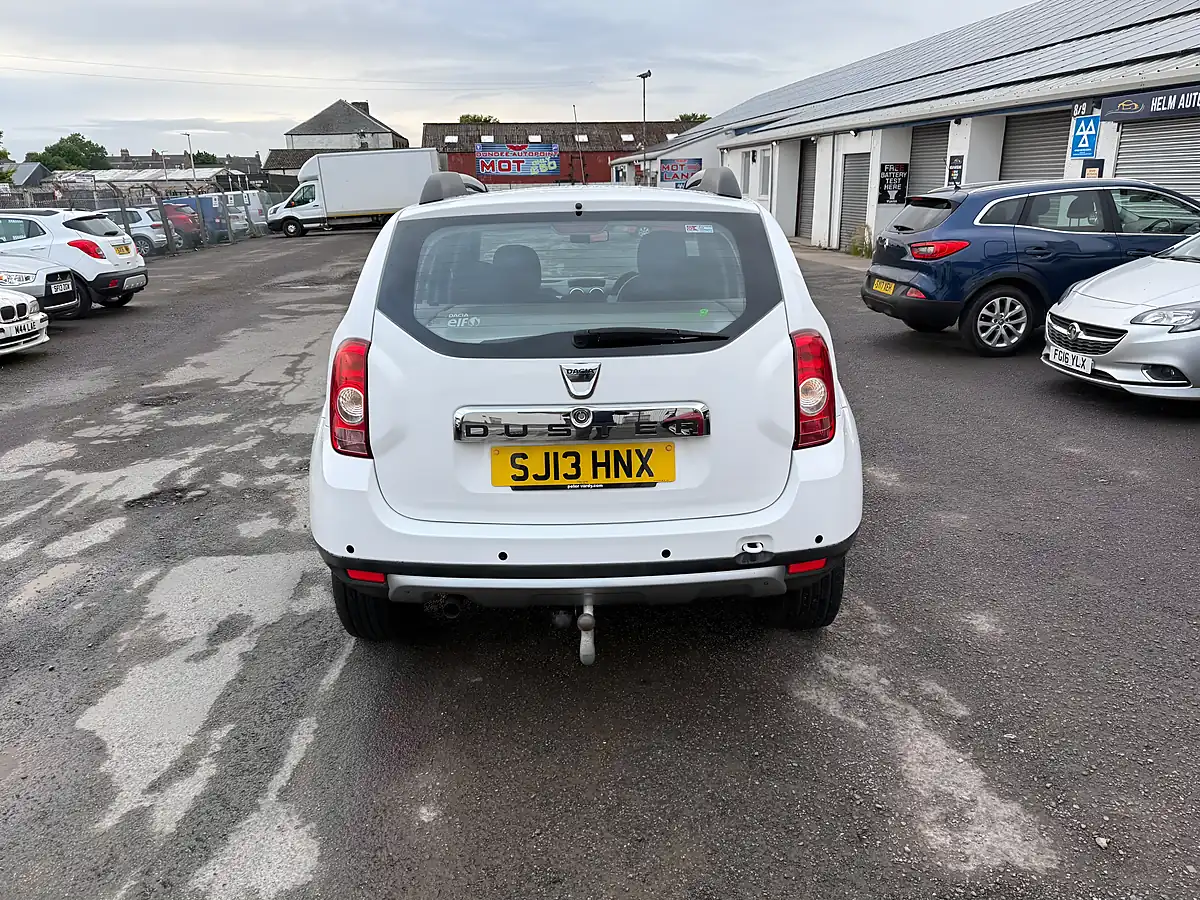 Used 2013 Dacia Duster Laureate White - Interior and Exterior details 6