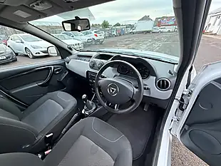 Used 2013 Dacia Duster Laureate White - Interior and Exterior details 9