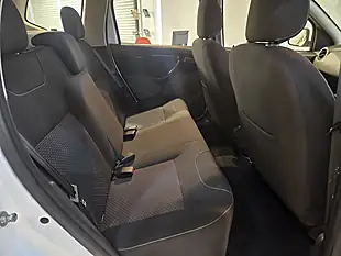 Used 2013 Dacia Duster Laureate White - Interior and Exterior details 10