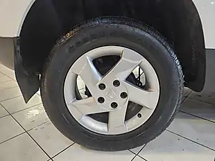 Used 2013 Dacia Duster Laureate White - Interior and Exterior details 19