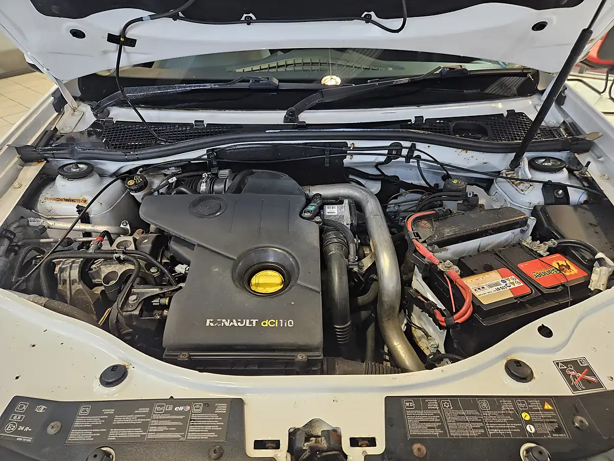 Used 2013 Dacia Duster Laureate White - Interior and Exterior details 20