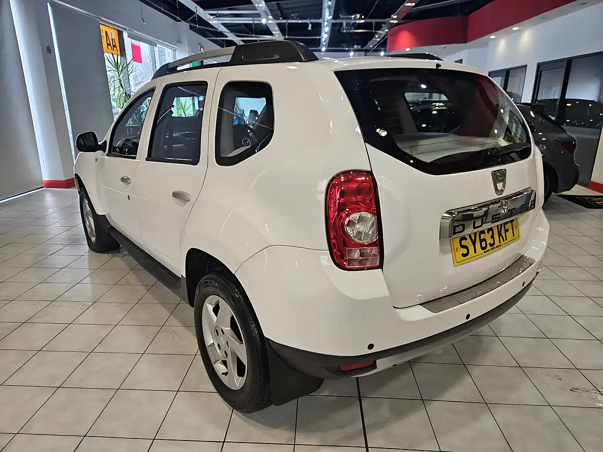 Used 2013 Dacia Duster Laureate White - Interior and Exterior details 5