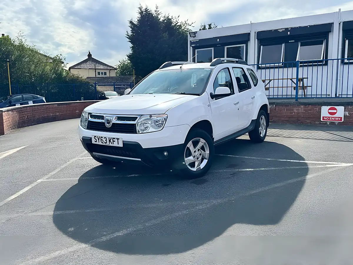 Used 2013 Dacia Duster Laureate White - Interior and Exterior details 14