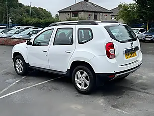 Used 2013 Dacia Duster Laureate White - Interior and Exterior details 15