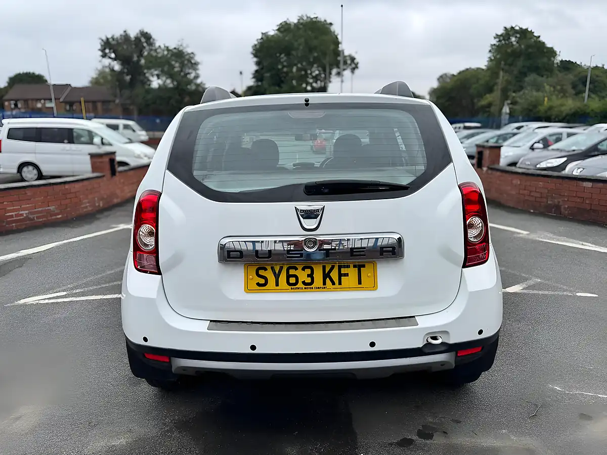 Used 2013 Dacia Duster Laureate White - Interior and Exterior details 16
