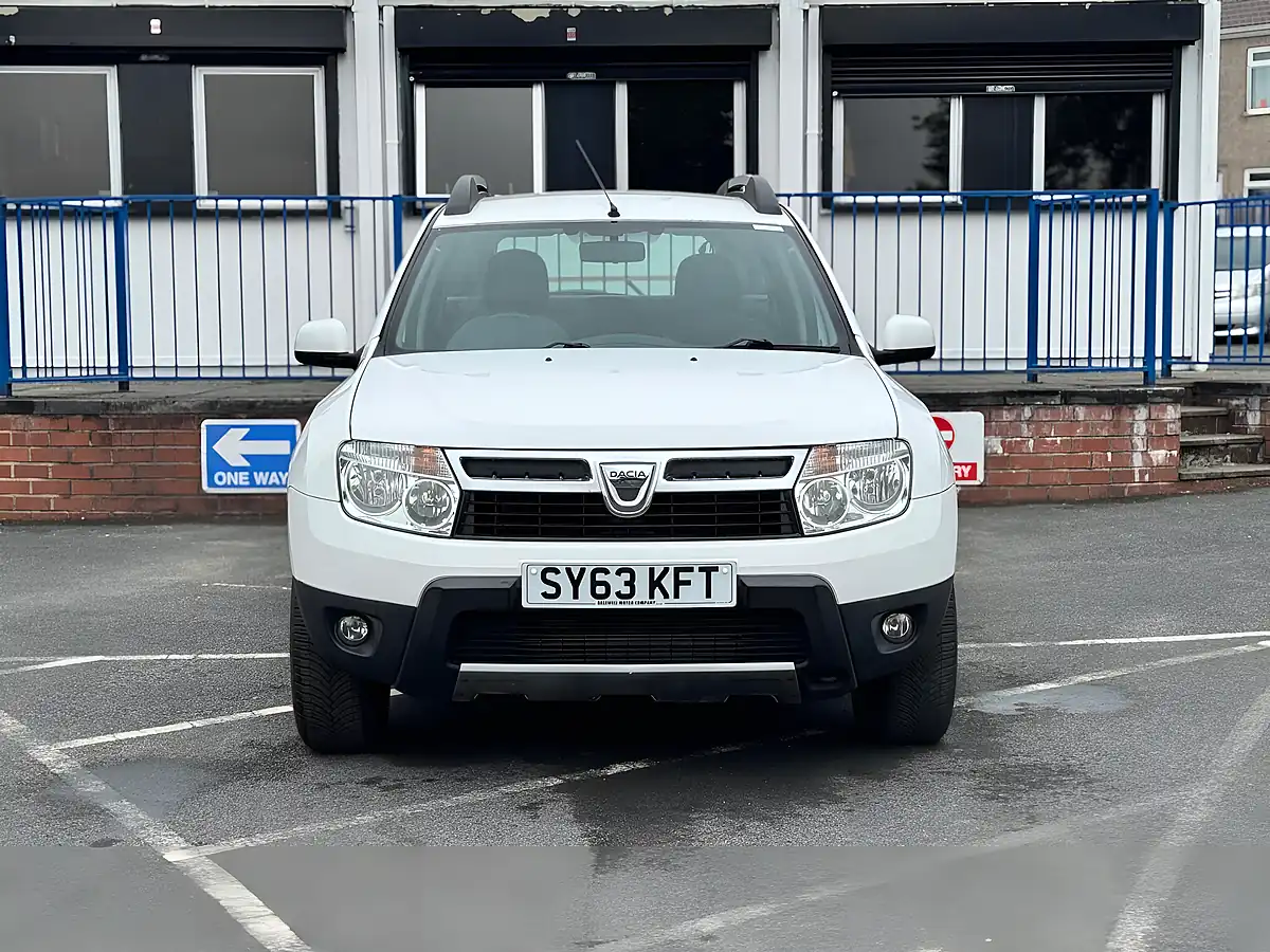 Used 2013 Dacia Duster Laureate White - Interior and Exterior details 17