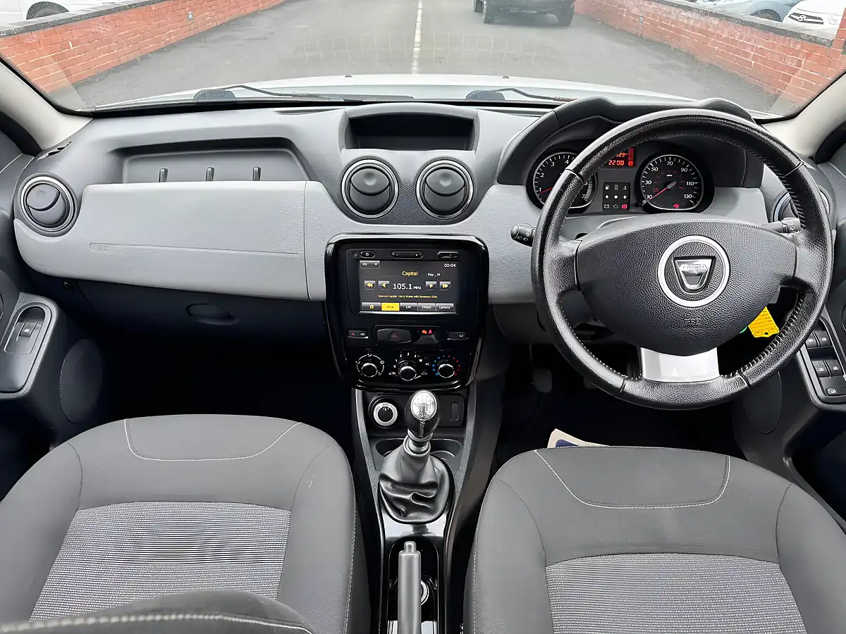 Used 2013 Dacia Duster Laureate White - Interior and Exterior details 3