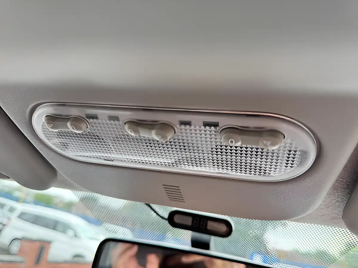 Used 2013 Dacia Duster Laureate White - Interior and Exterior details 8