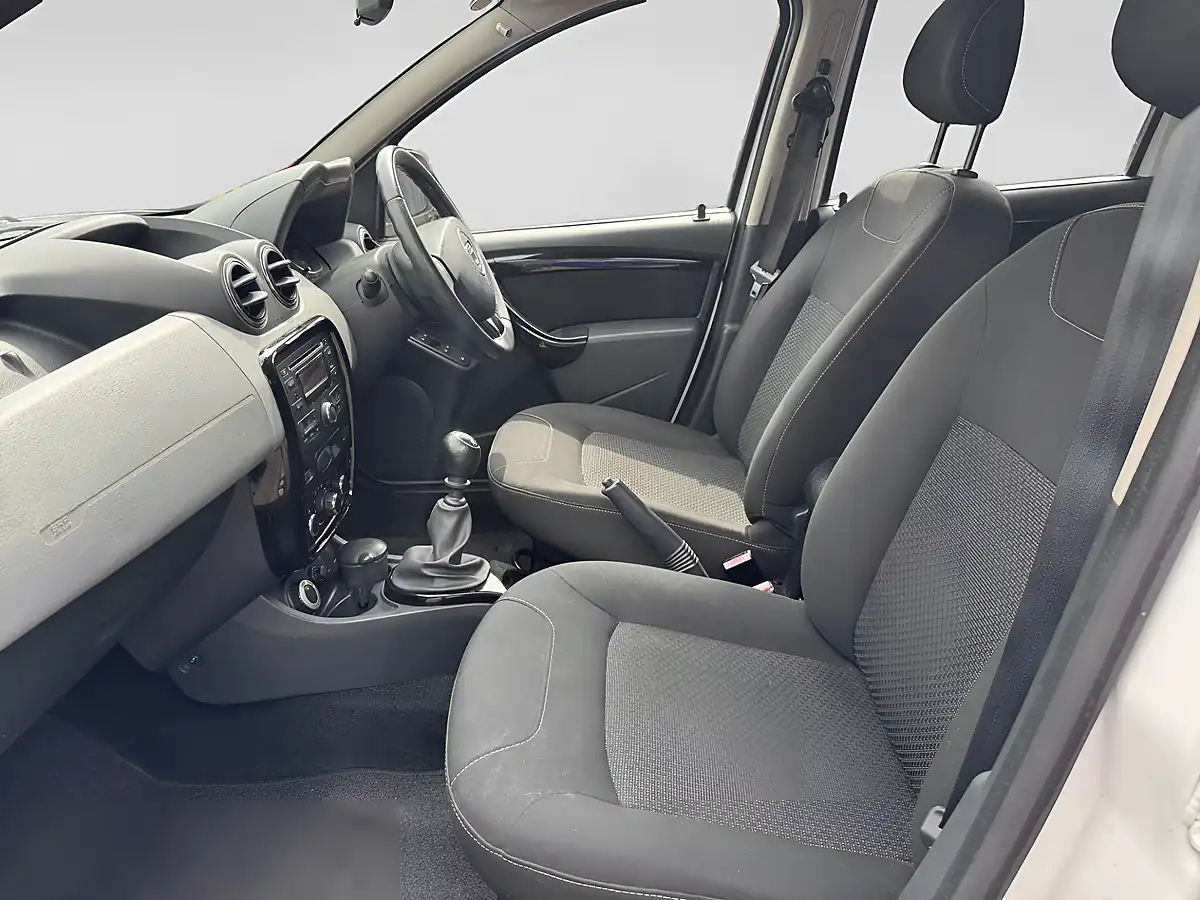 Used 2013 Dacia Duster Laureate White - Interior and Exterior details 11