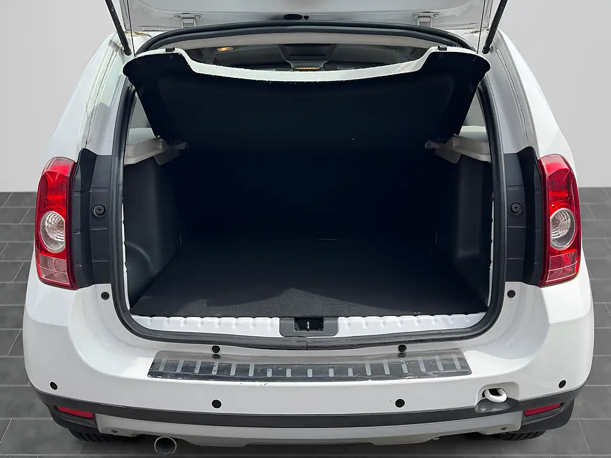 Used 2013 Dacia Duster Laureate White - Interior and Exterior details 17