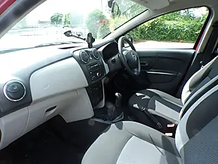 Used 2013 Dacia Sandero Ambiance Red - Interior and Exterior details 11