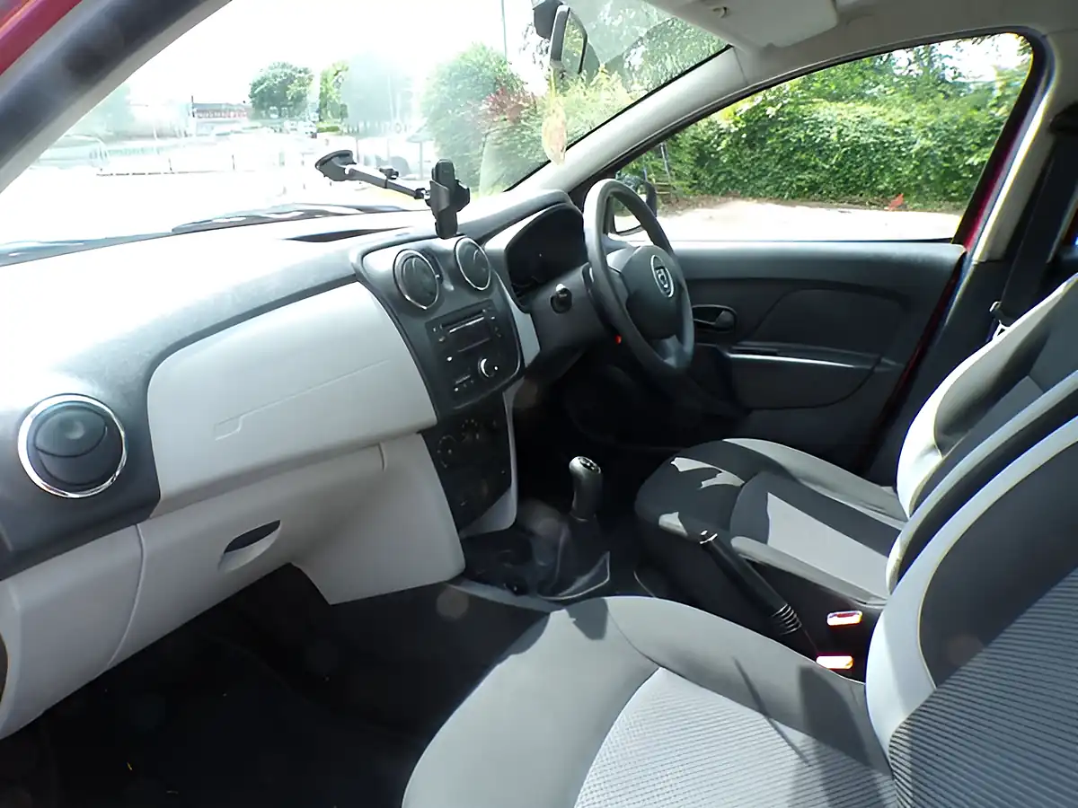 Used 2013 Dacia Sandero Ambiance Red - Interior and Exterior details 11