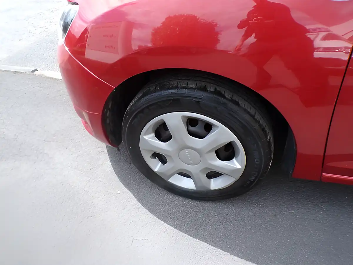 Used 2013 Dacia Sandero Ambiance Red - Interior and Exterior details 13