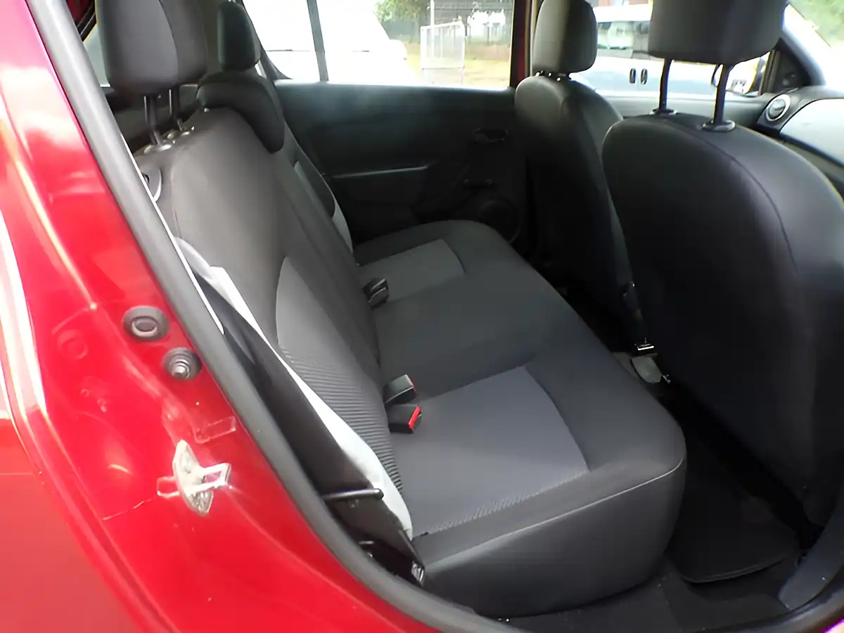 Used 2013 Dacia Sandero Ambiance Red - Interior and Exterior details 16
