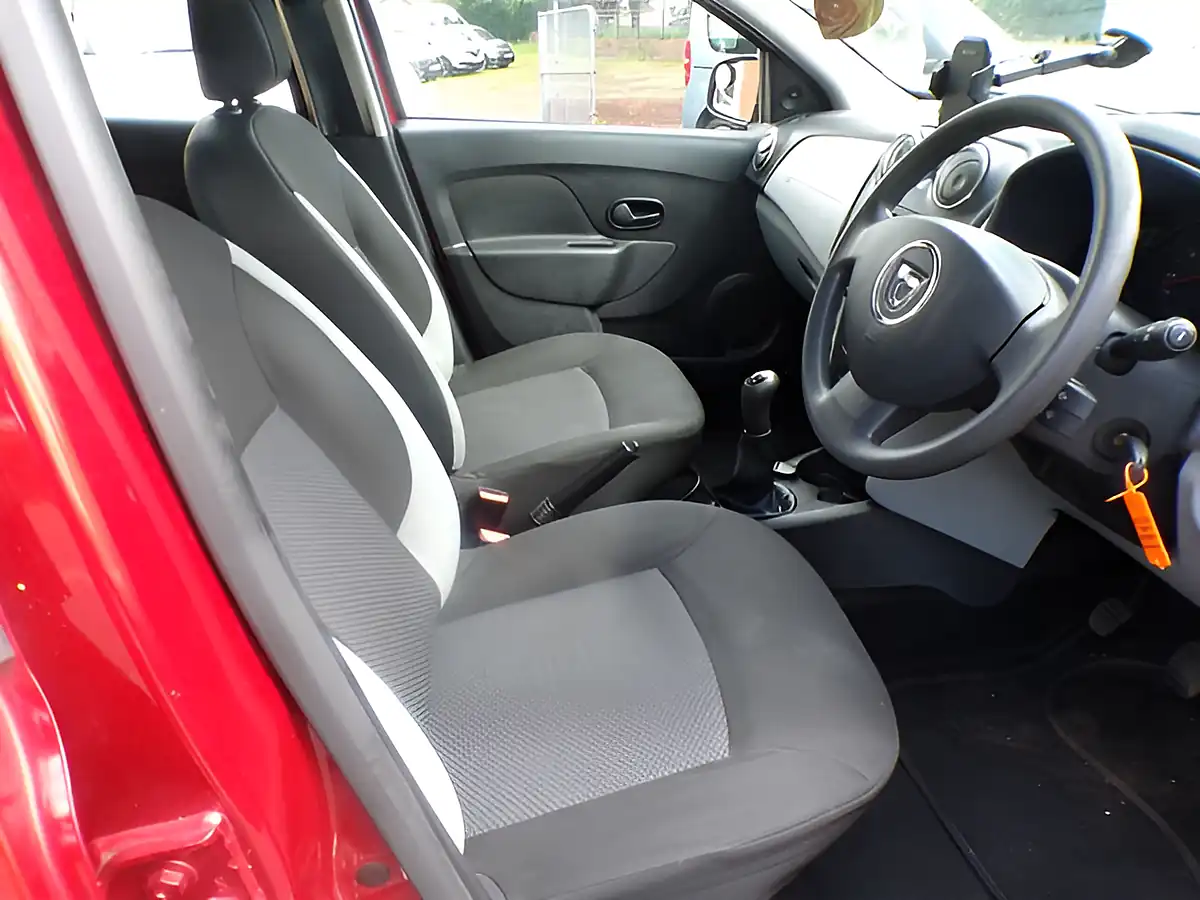 Used 2013 Dacia Sandero Ambiance Red - Interior and Exterior details 17
