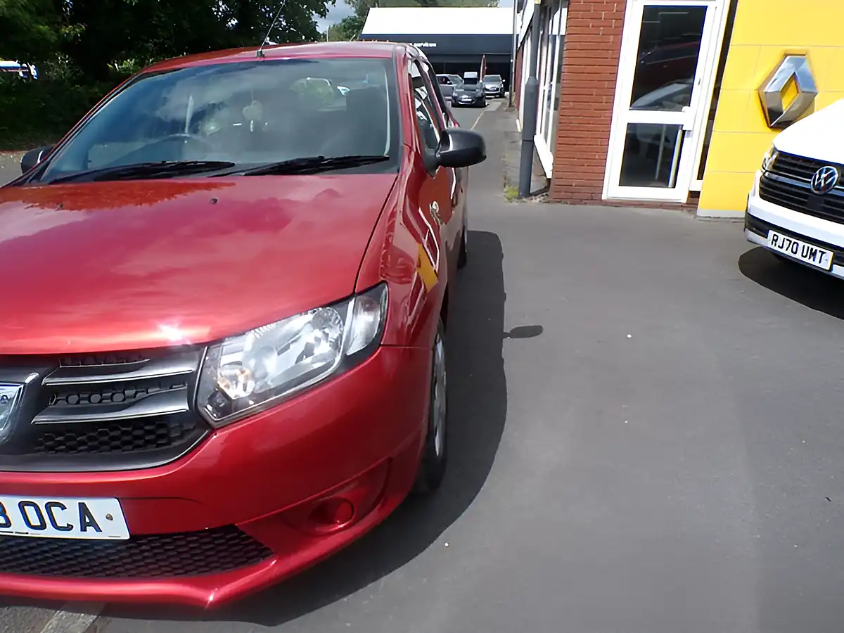 Used 2013 Dacia Sandero Ambiance Red - Interior and Exterior details 7