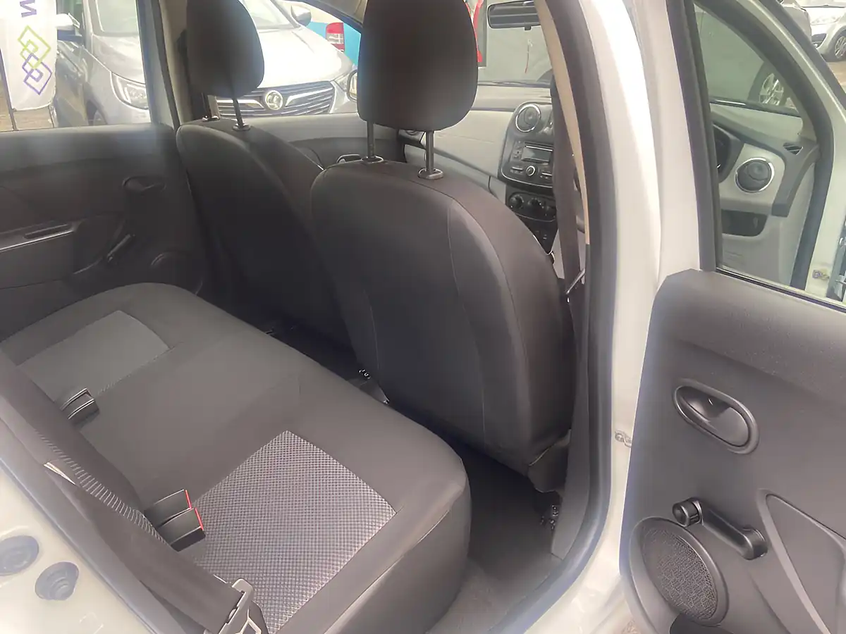 Used 2013 Dacia Sandero Ambiance White - Interior and Exterior details 15
