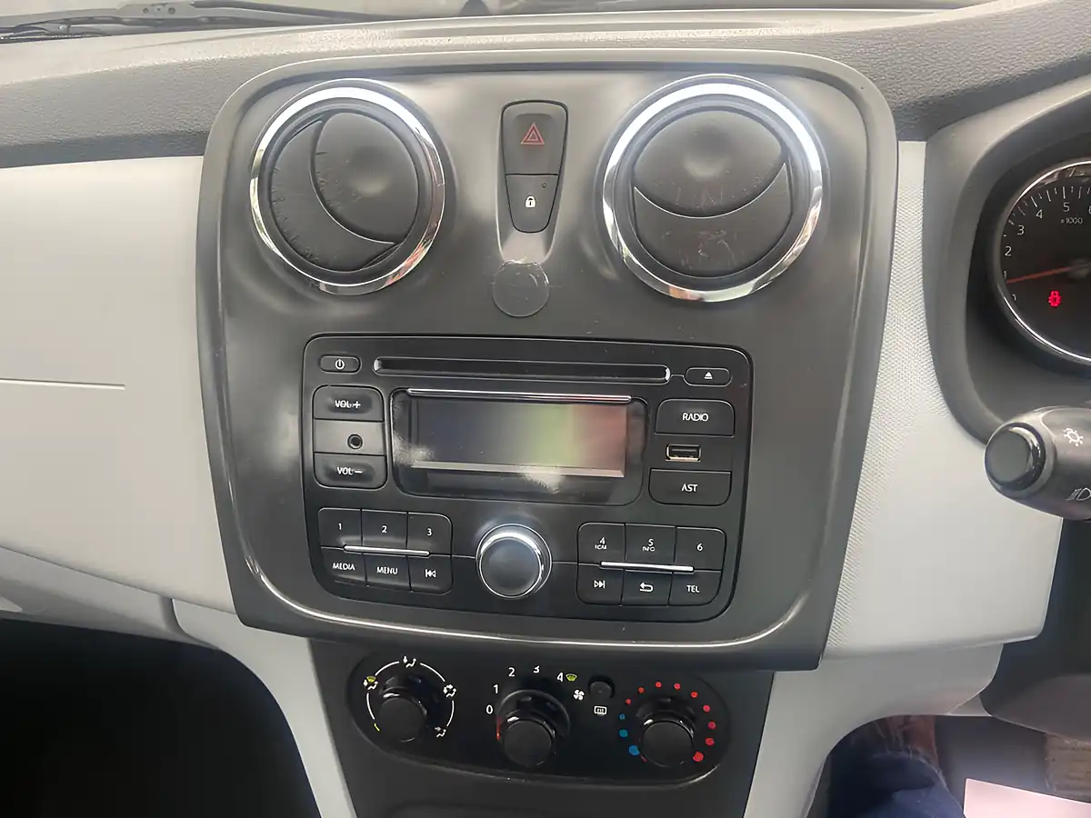 Used 2013 Dacia Sandero Ambiance White - Interior and Exterior details 18