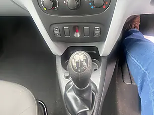 Used 2013 Dacia Sandero Ambiance White - Interior and Exterior details 20