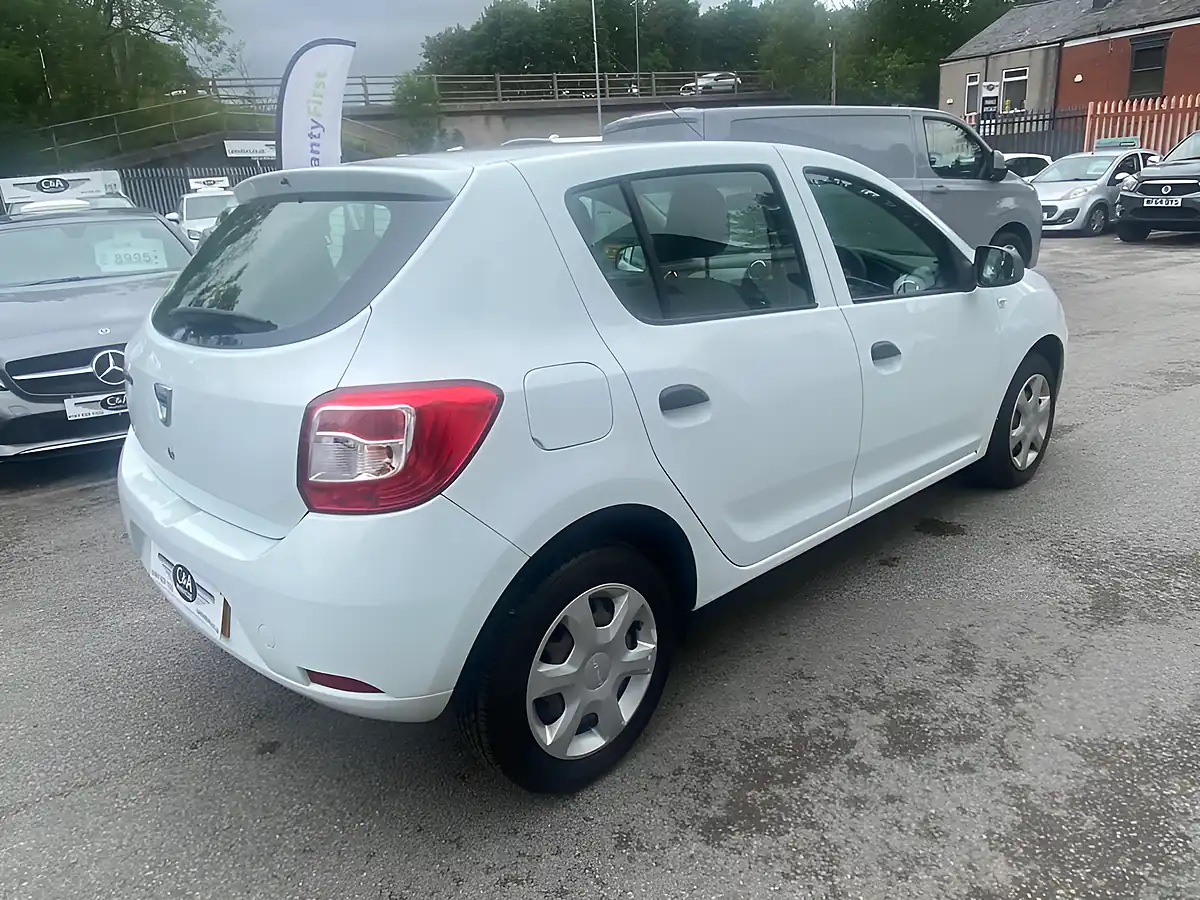 Used 2013 Dacia Sandero Ambiance White - Interior and Exterior details 8