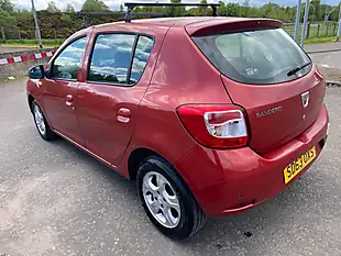 Used 2013 Dacia Sandero Laureate Red - Interior and Exterior details 10