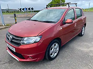 Used 2013 Dacia Sandero Laureate Red - Interior and Exterior details 8
