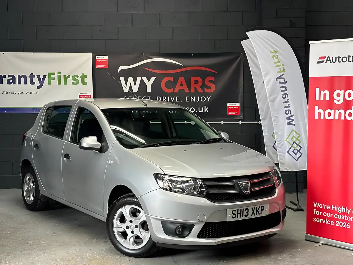 Used 2013 Dacia Sandero Laureate Silver - Front View