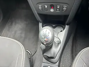 Used 2013 Dacia Sandero Laureate Silver - Interior and Exterior details 15