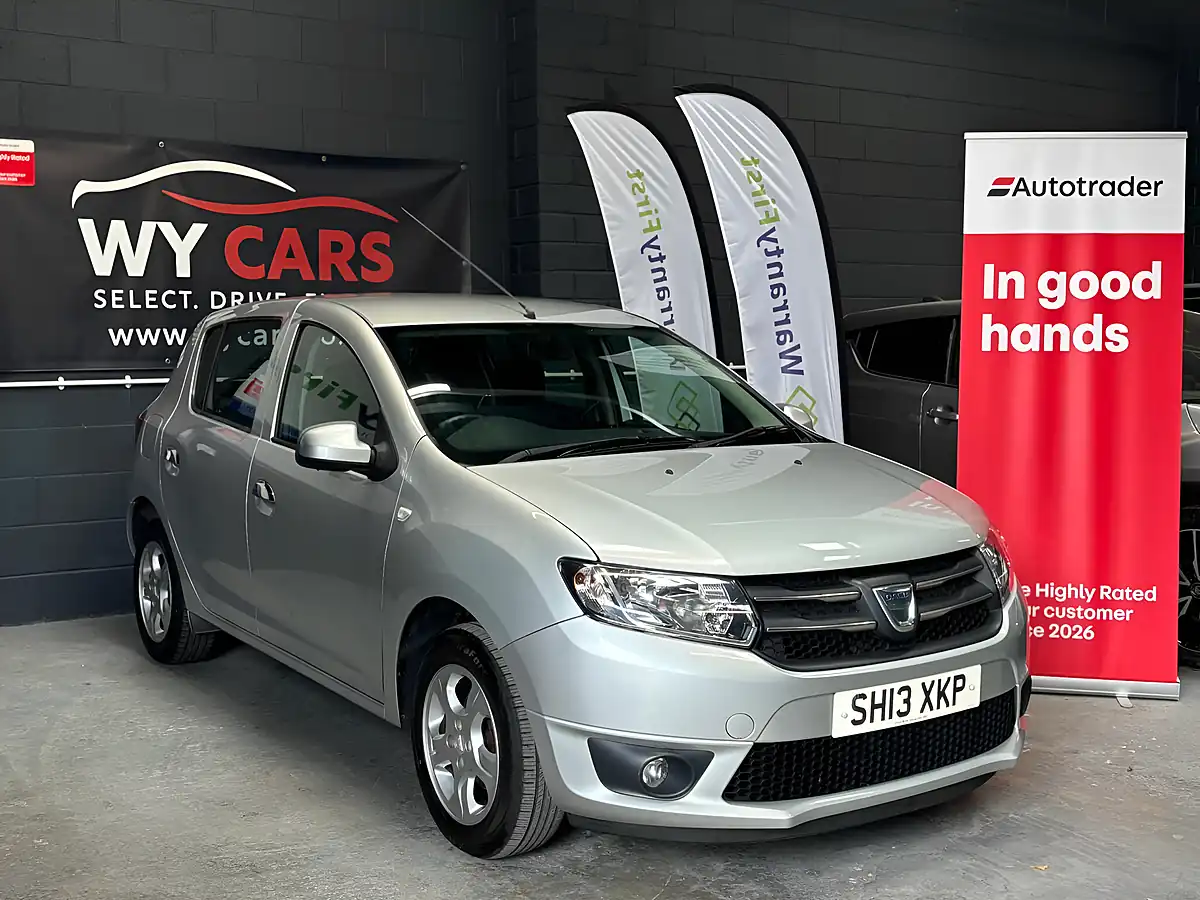 Used 2013 Dacia Sandero Laureate Silver - Interior and Exterior details 3