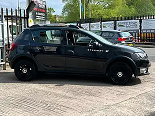 Used 2013 Dacia Sandero Stepway Ambiance Black - Interior and Exterior details 10