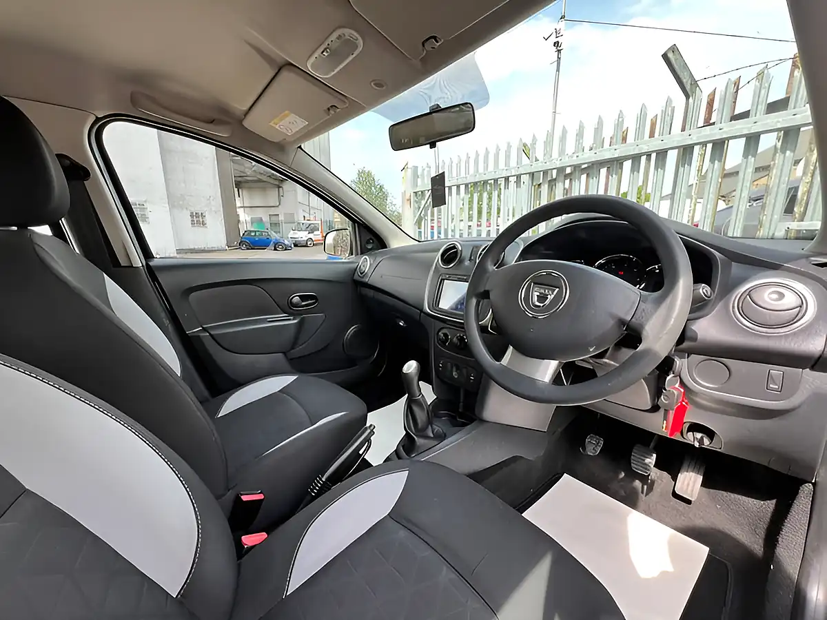 Used 2013 Dacia Sandero Stepway Ambiance Black - Interior and Exterior details 14