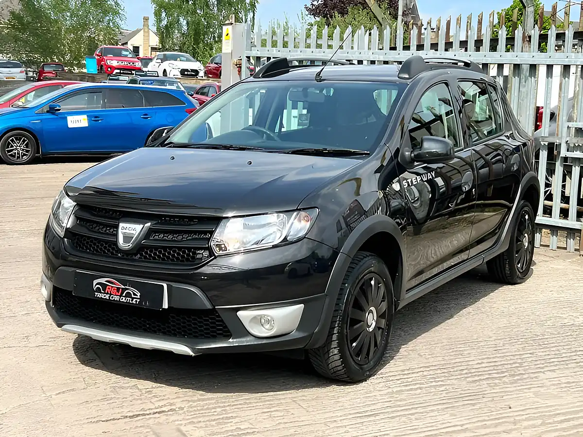 Used 2013 Dacia Sandero Stepway Ambiance Black - Interior and Exterior details 3