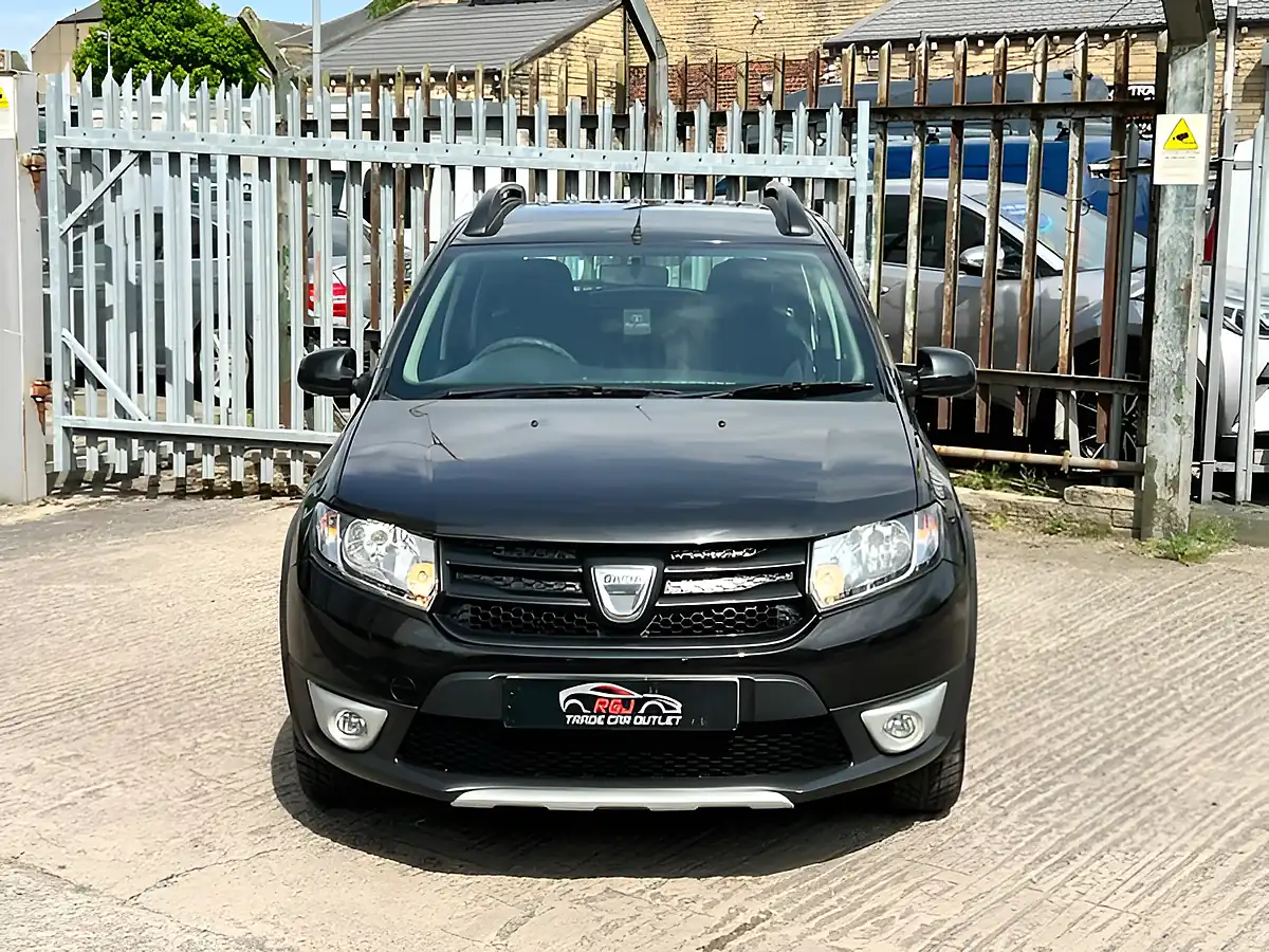 Used 2013 Dacia Sandero Stepway Ambiance Black - Interior and Exterior details 7