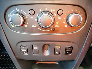Used 2013 Dacia Sandero Stepway Laureate White - Interior and Exterior details 15
