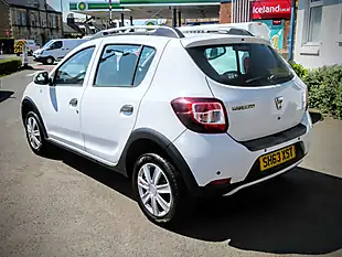 Used 2013 Dacia Sandero Stepway Laureate White - Interior and Exterior details 6
