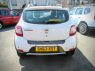 Used 2013 Dacia Sandero Stepway Laureate White - Interior and Exterior details 7