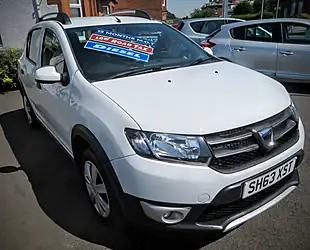 Used 2013 Dacia Sandero Stepway Laureate White - Interior and Exterior details 9