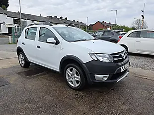 Used 2013 Dacia Sandero Stepway Laureate White - Interior and Exterior details 2